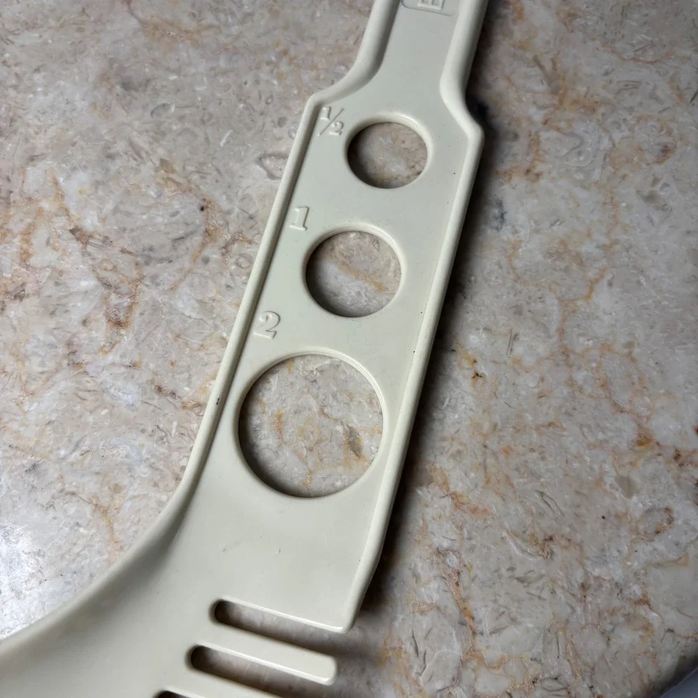 EKCO Spaghetti Server Pasta Measurer Tool Cream Plastic Vintage Hong Kong